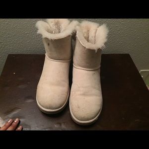 Tan uggs
